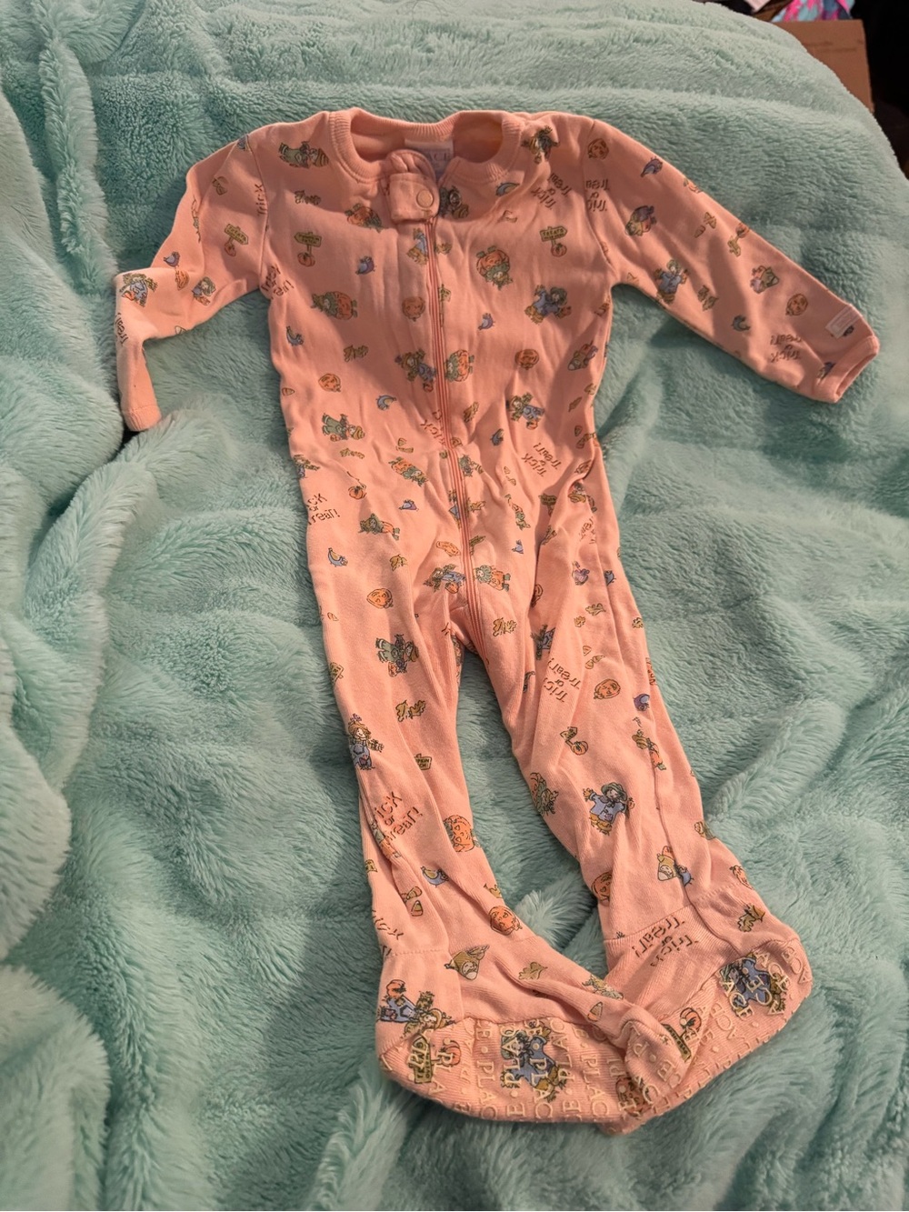 Peach Baby One-Piece Footed Zippered Sleeper Trick or Treat 12 Months C1